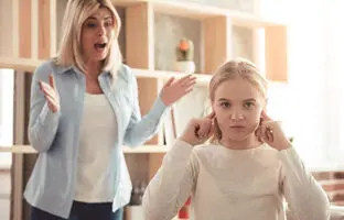 چرا بعضی از مامان ها همیشه عصبانی هستند؟