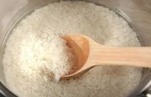 ترفند نگهداری برنج خیس خورده در رستوران ها + روش خیساندن