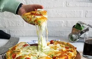 چرا پنیر ذوب شده طعم بهتری دارد؟