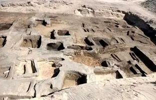 باستان‌شناسان گنجینه‌ای از طلا در مصر کشف کردند
