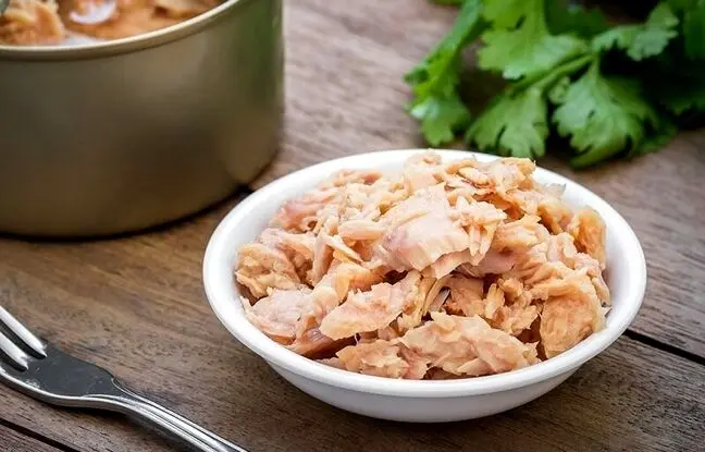 خوردن تُن ماهی در این شرایط خطرناک است