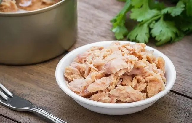 خوردن تُن ماهی در این شرایط خطرناک است