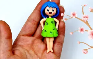 (ویدئو) آموزش ساخت جاکلیدی عروسک با خمیر