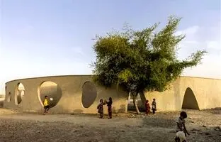 (تصاویر) این مدرسه در چابهار، شاهکار معماری در جهان است