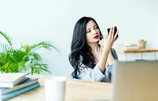 نحوه آرایش صورت برای ملاقات کاری