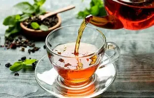 این روزها به‌جای آب یخ چای داغ بنوشید!