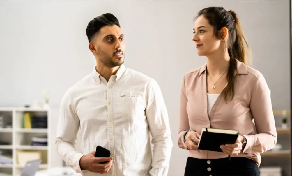 7نشانه که فردی شما را حقیقتا دوست ندارد؛ اما پنهان می‌کند