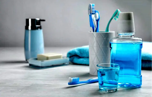 استفاده از دهانشویه قبل از مسواک زدن یا بعد از آن؟