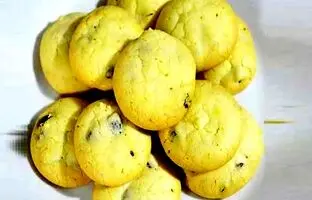 طرز تهیه شیرینی کشمشی خانگی ترد و کم هزینه