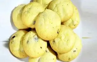 طرز تهیه شیرینی کشمشی خانگی ترد و کم هزینه