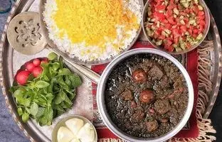 طرز تهیه قرمه سبزی؛ قلق‌های مهم برای جاافتادن آن