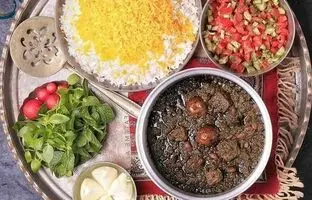 طرز تهیه قرمه سبزی؛ قلق‌های مهم برای جاافتادن آن
