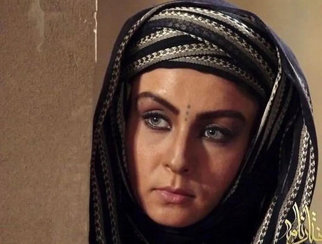 (تصاویر) چهره و استایل تازۀ «راحله، همسر ابراهیم اشتر» در 46 سالگی