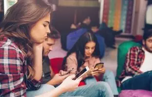 8ویژگی افرادی که زیادی از شبکه‌های اجتماعی استفاده می‌کنند