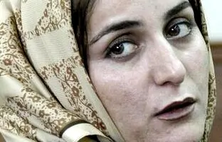(ویدئو) «دوستت دارم» گفتن تاریخی شهلا جاهد رو به ناصر محمدخانی در دادگاه