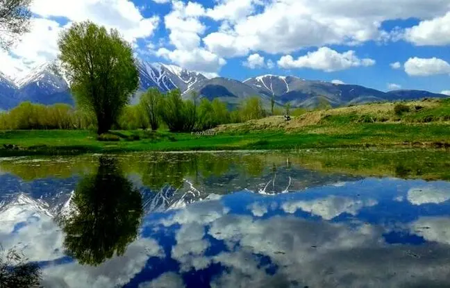 کشف آبشارها و رودخانه‌های خروشان سراب در گرمای تابستان