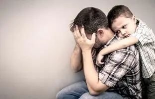 تراپی برای این افراد جواب نمی‌دهد/ اگر مادر یا پدر افسرده دارید به این توصیه‌ها عمل کنید