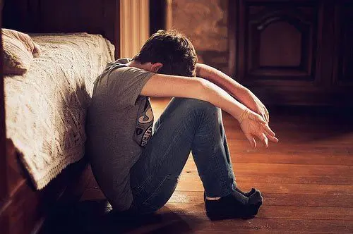 10 عادت روزانه ای که 90 درصد آرامش و شادی ما را از بین می‌برند