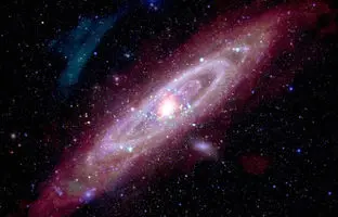 همسایه‌ای خیره‌کننده؛ ناسا تصویر جدید و متفاوتی از کهکشان آندرومدا منتشر کرد