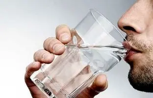جلوگیری از کم‌آبی بدن در تابستان؛  ۴ نوشیدنی برای هیدراتاسیون 