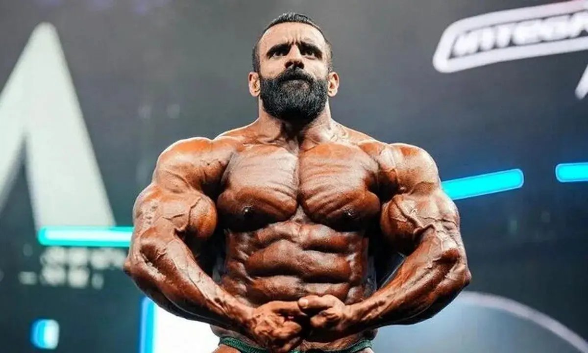 تشکر هادی چوپان از هواداری عجیب یکی از مخاطبانش + تصویر