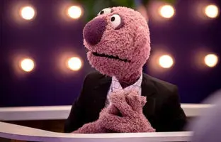  تقلید صدای الهی قمشه‌ای در حضور جناب خان + ویدئو