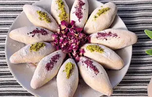 خوشمزه بپزید؛ طرز تهیه شیرینی ساق عروس مازندرانی برای نوروز