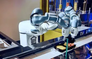 فست‌فود آمریکایی با کمک ربات برگر شما را در 27 ثانیه آماده می‌کند + ویدئو