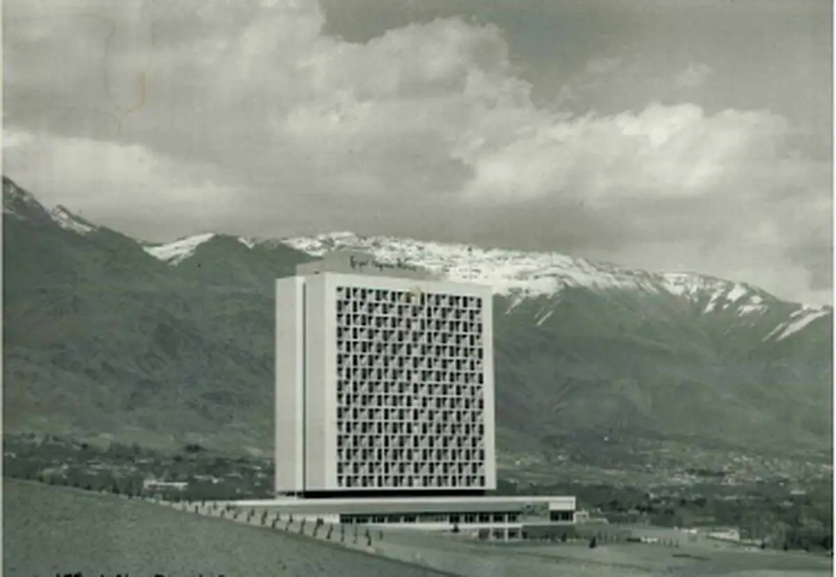 (تصویر) میدان و هتل دربند در ۷۸ سال قبل 