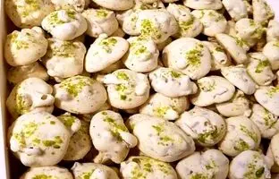
طرز تهیه شیرینی پفکی گردویی برای عید نوروز
