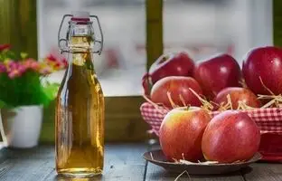 ۷ فایده نوشیدن سرکه سیب قبل از خواب
