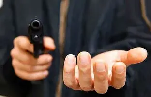 
تیرباران پدر و پسر به خاطر ۲ کیلو طلا
