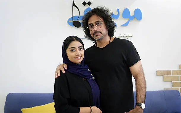 محسن شریفیان: من یک مزدور هستم که برای وطن می‌خواند!