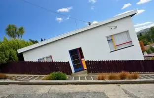   زندگی روی شیب دیوانه‌وار کج‌ترین خیابان دنیا! +ویدئو