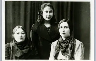  عکس‌های نوستالژیک و دیدنی از دنیای زنان قاجار، ‌استایل دختر تهرانی دهه۸۰، اصفهان‌ دهه ۴۰ و تبریز‌ دهه ۵۰ 