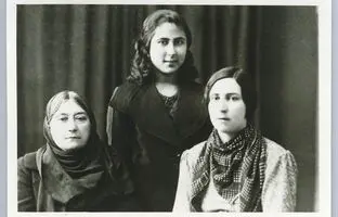  عکس‌های نوستالژیک و دیدنی از دنیای زنان قاجار، ‌استایل دختر تهرانی دهه۸۰، اصفهان‌ دهه ۴۰ و تبریز‌ دهه ۵۰ 