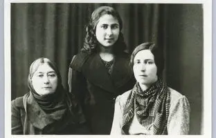  عکس‌های نوستالژیک و دیدنی از دنیای زنان قاجار، ‌استایل دختر تهرانی دهه۸۰، اصفهان‌ دهه ۴۰ و تبریز‌ دهه ۵۰ 