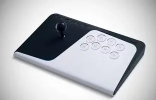 سونی از کنترلر آرکید جدید پلی‌استیشن برای بازی‌های مبارزه‌ای رونمایی کرد
