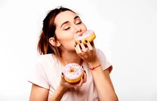 چرا بعد از غذا خوردن میل به شیرینی داریم؟