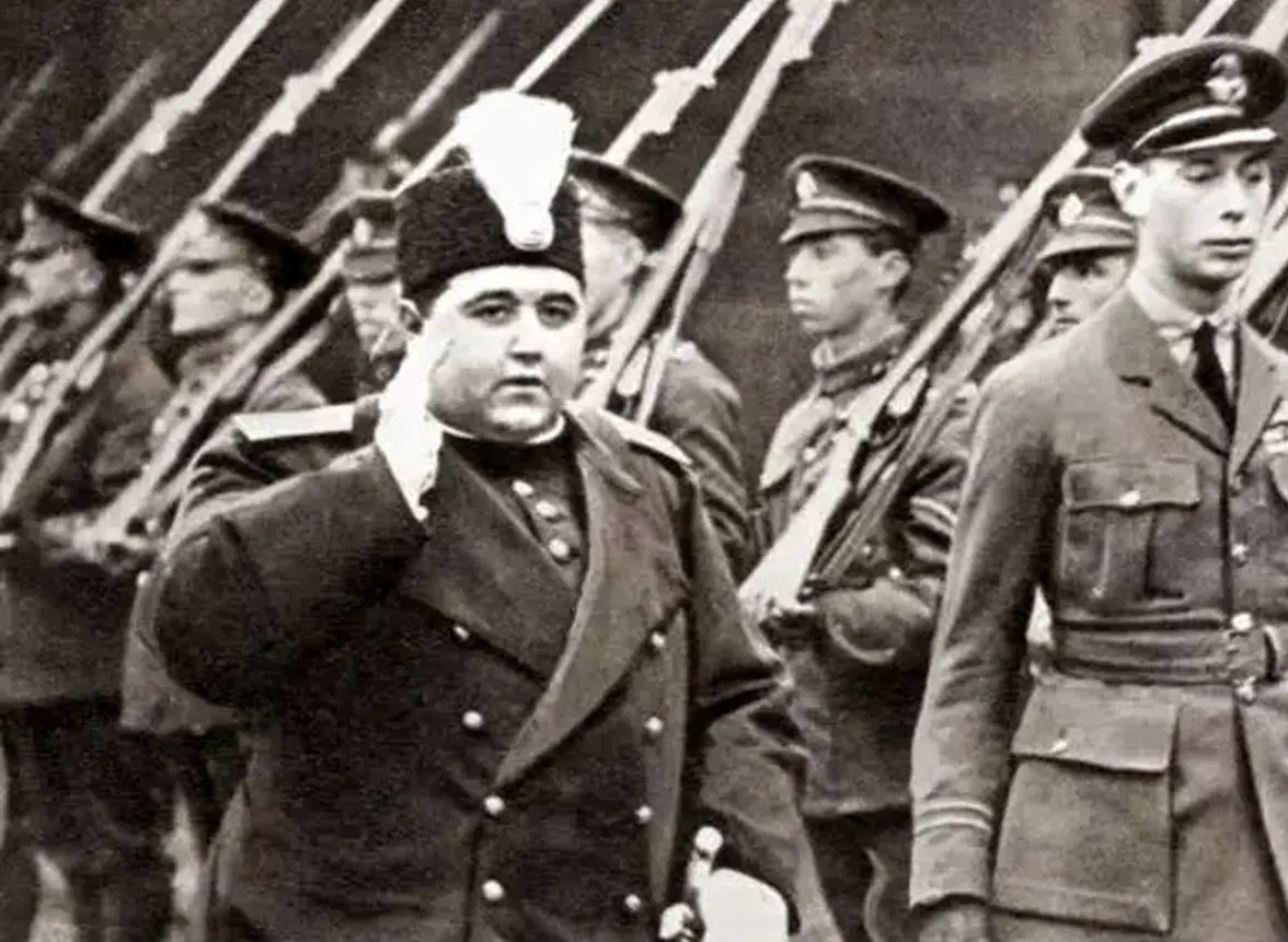 سفر به تاریخ؛ «احمدشاه و برادرانش» در تشییع جنازۀ محمدعلی شاه در ایتالیا 