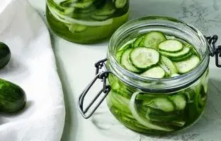 روش تهیه سس خیارشور برای ساندویچ با مواد ارزان