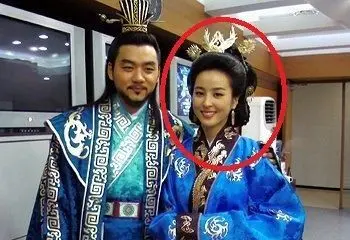 عکس تازۀ «سوسانو» 43 ساله در سواحل استرالیا + عکس