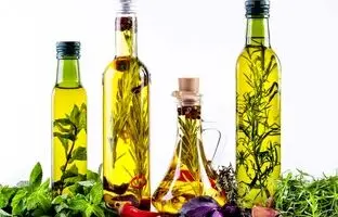 آشنایی با 8 روغن‌ طبیعی و کاربرد آنها برای زیبایی