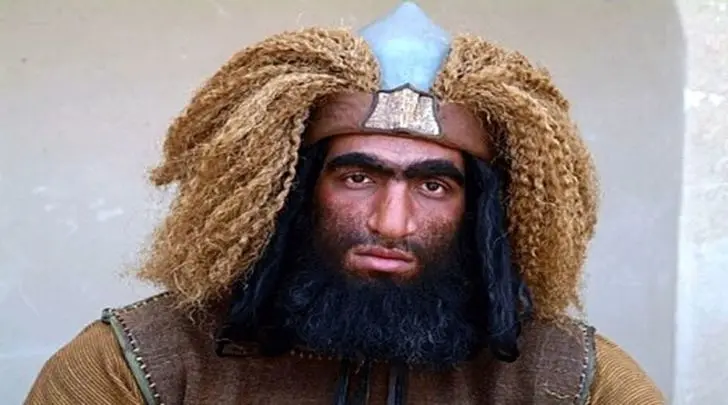  چالش جالب قیاسی و حدادی: رانندگی با پژو ۲۰۷ با قد ۲۱۸ سانتی 