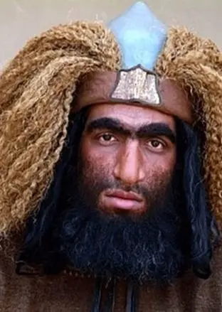  چالش جالب قیاسی و حدادی: رانندگی با پژو ۲۰۷ با قد ۲۱۸ سانتی 