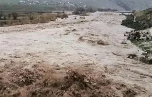 سیل شدید در روستای چتان سنندج خسارات به بار آورد + ویدئو