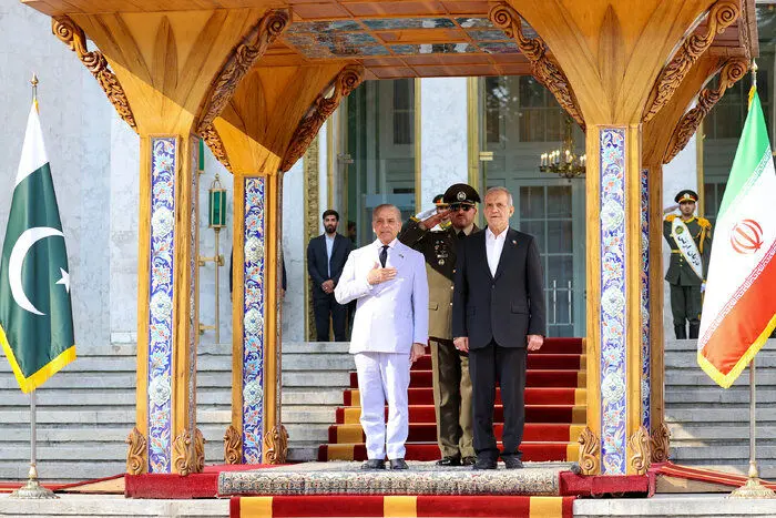 لحظه تذکر دژبان ریاست‌جمهوری به پزشکیان + ویدئو