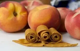 روش درست کردن لواشک شلیل؛ طعمی خانگی، طبیعی و بی‌نظیر