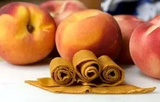 روش درست کردن لواشک شلیل؛ طعمی خانگی، طبیعی و بی‌نظیر