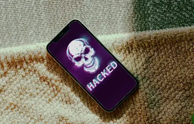 علائمی که نشان می‌دهد از گوشی شما جاسوسی می‌شود